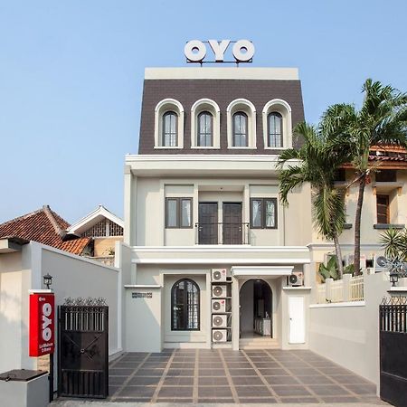 Oyo 105 La Maison D Ilona Jakarta Exterior foto
