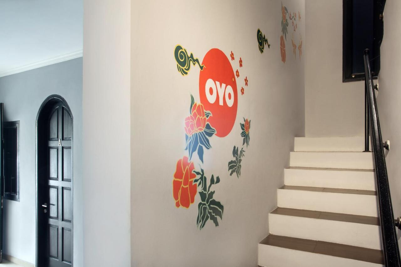 Oyo 105 La Maison D Ilona Jakarta Exterior foto