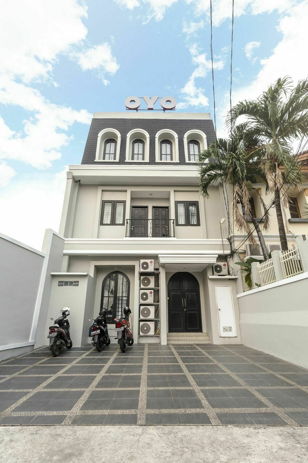 Oyo 105 La Maison D Ilona Jakarta Exterior foto