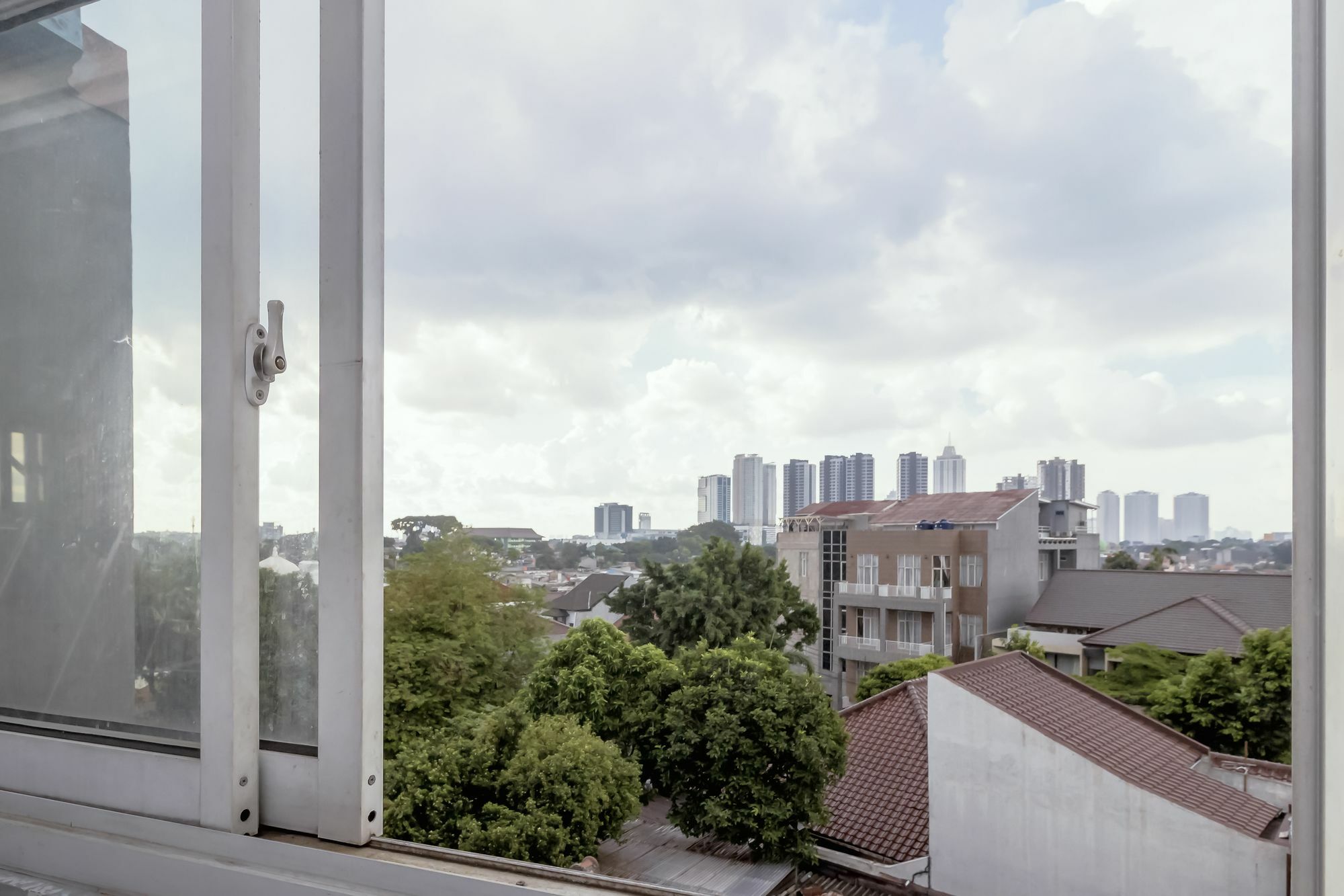 Oyo 105 La Maison D Ilona Jakarta Exterior foto